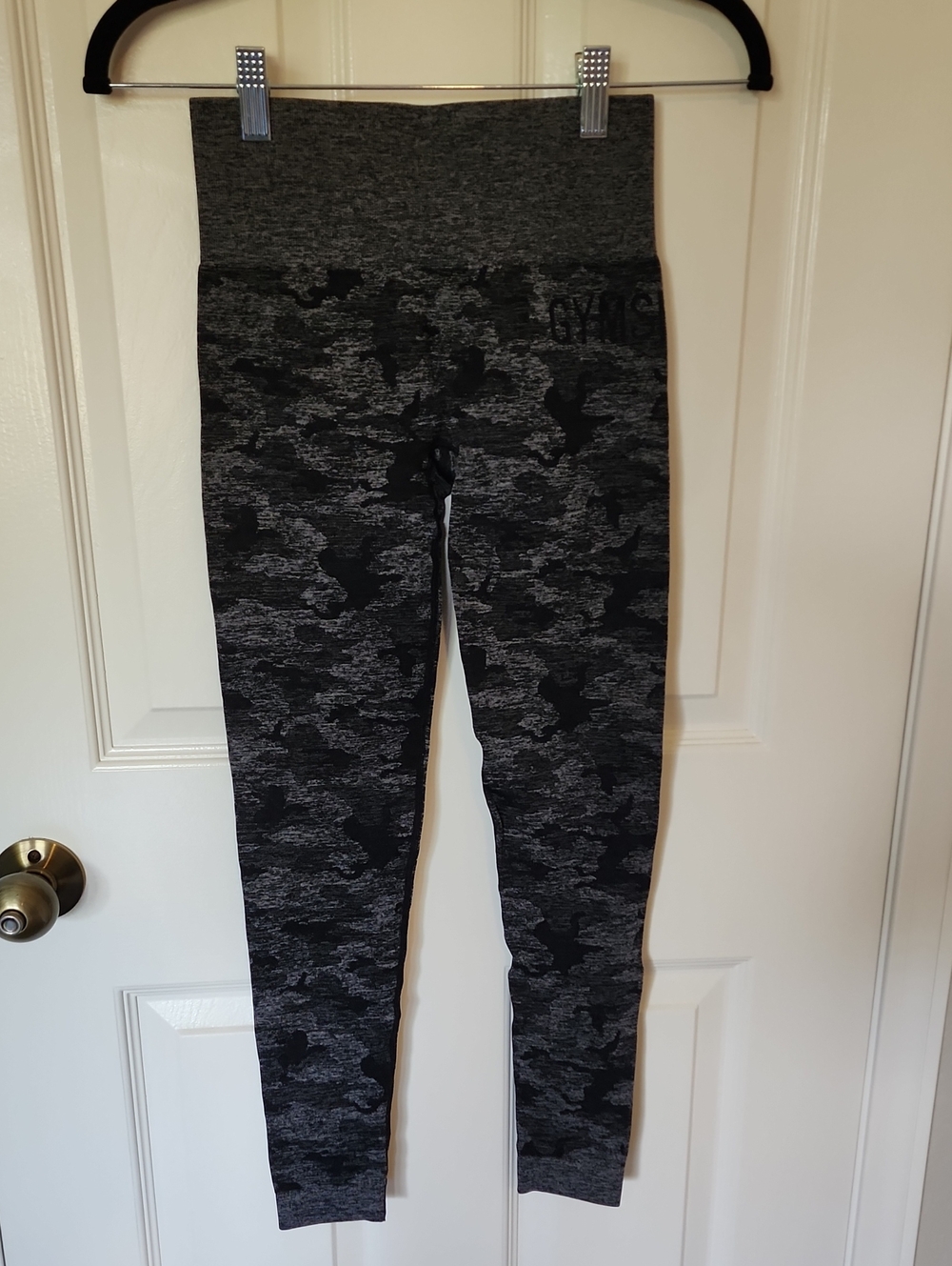 GYMSHARK Gray Camo Seamless Leggings Small